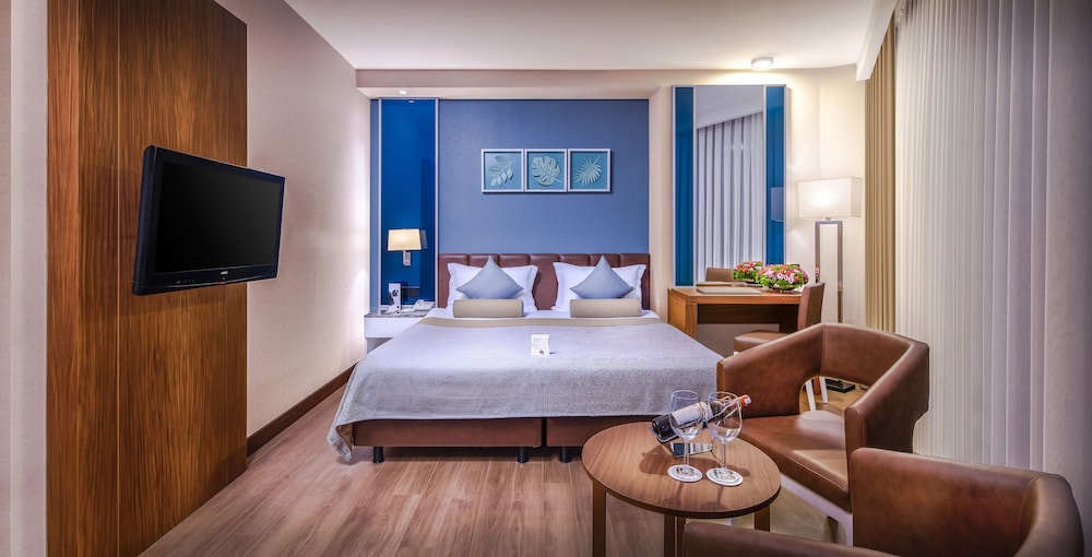 Baia Hotel Lara 25/75
