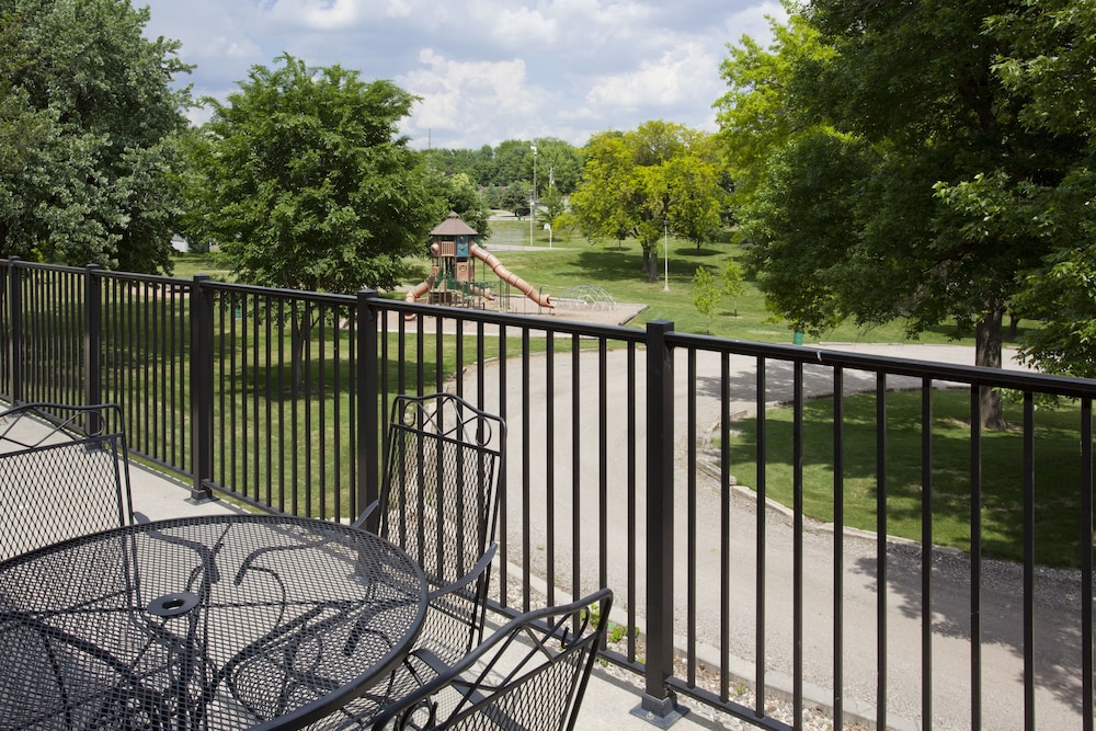 Carrollton Inn 4/43