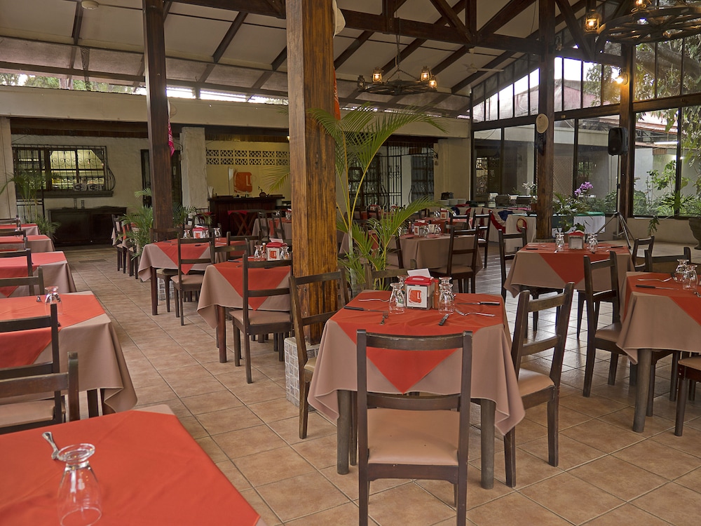 Hotel Aeropuerto 24/50