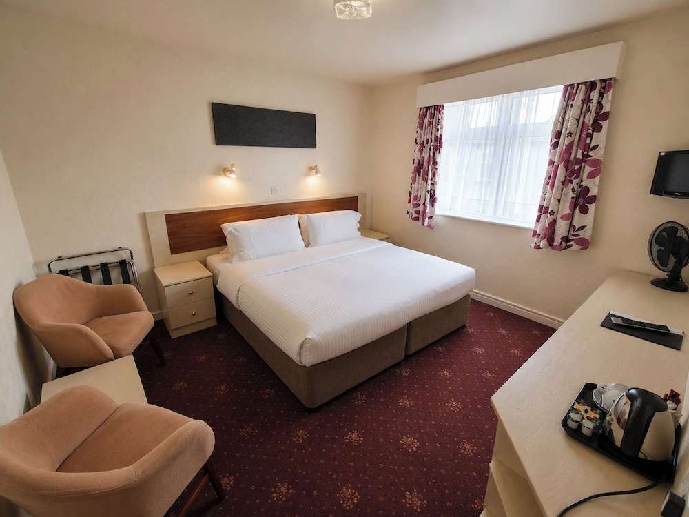 Norfolk Hotel 24/58