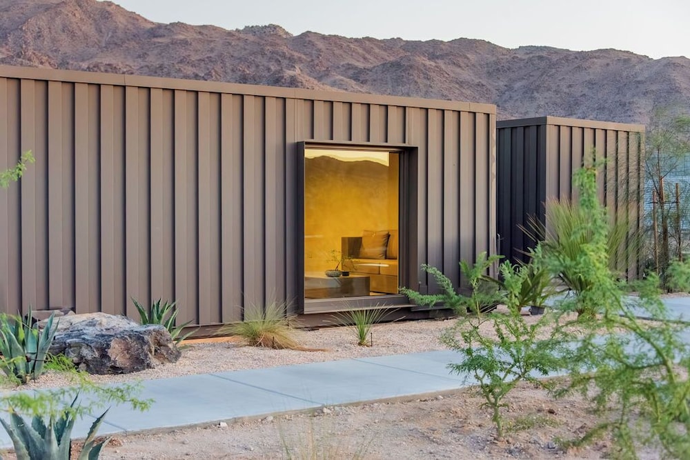 RESET Hotel Joshua Tree 1/50