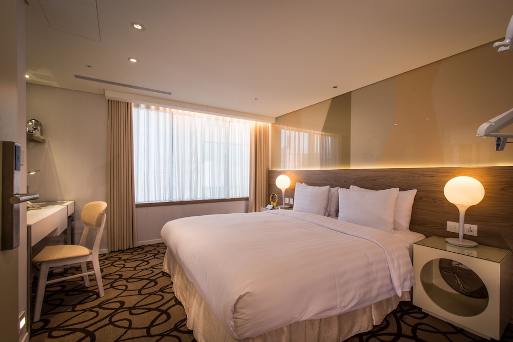GREEN WORLD HOTEL ZHONGHUA 42/80