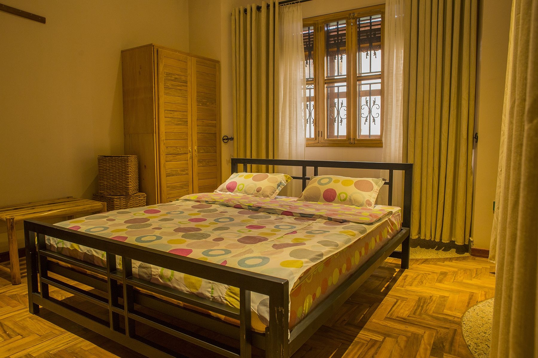 DELUXE, DOUBLE BED