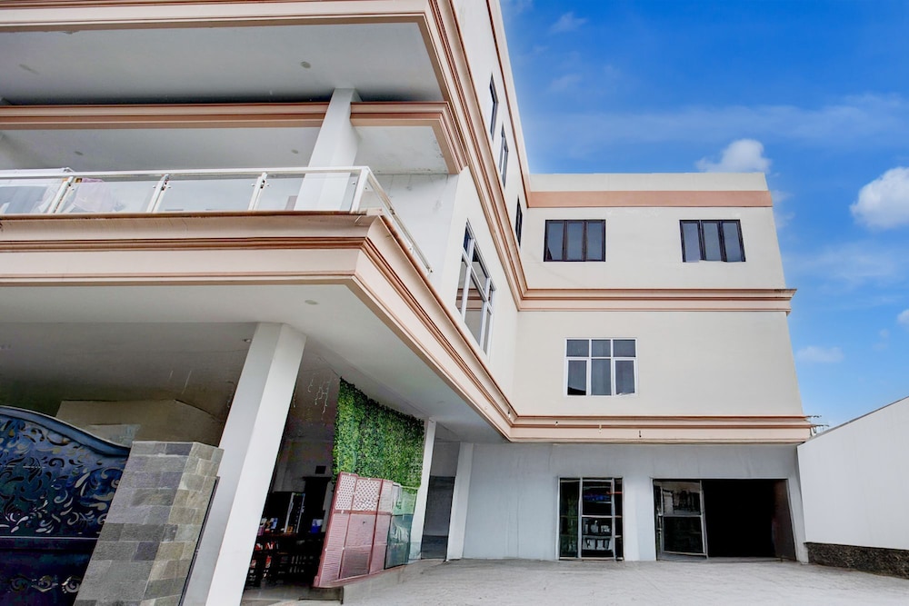 Hotel O Balikpapan near Siloam Hospital formerly Syafla Guest House in BALIKPAPAN