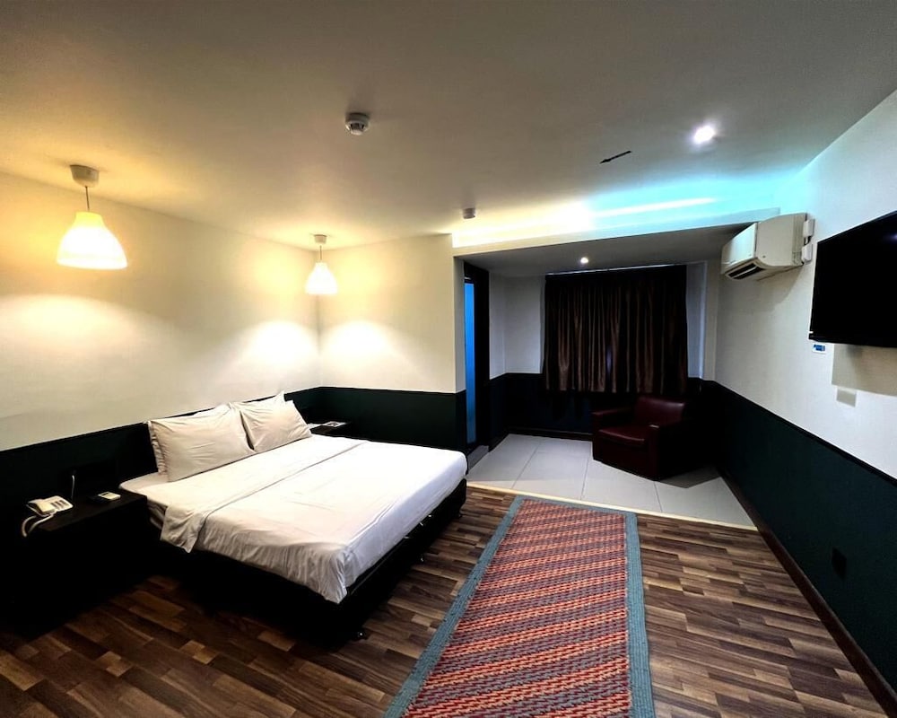 K Hotel 22/48