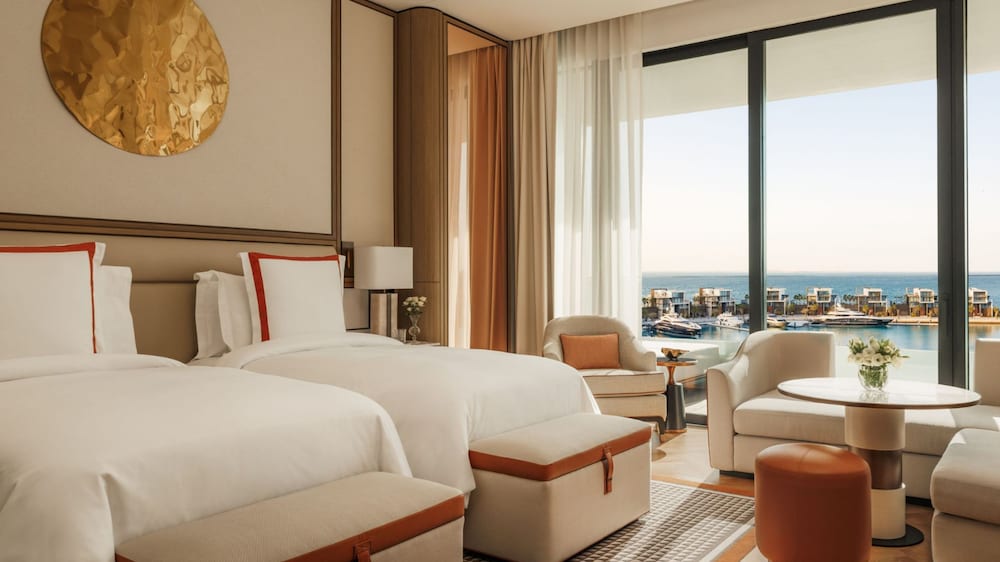 Marina, Deluxe, King Bed, City Skyline View, Terrace