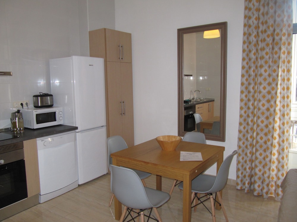 Life Apartments Alameda Colon 56/58