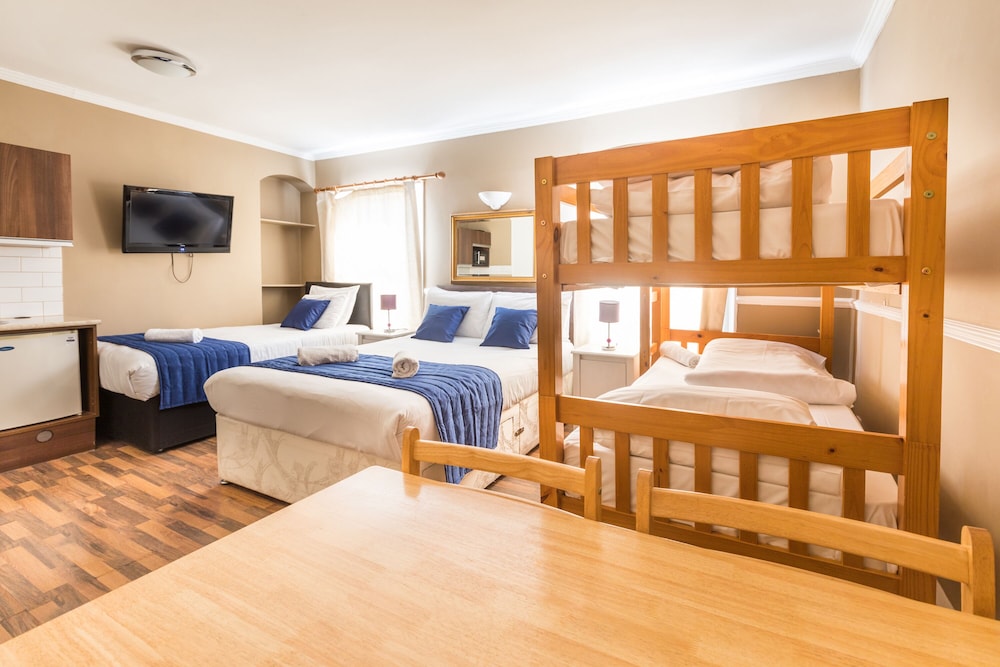 Ebury House Hotel 37/50