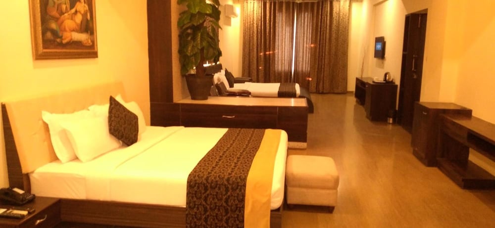 Regenta Central Mewargarh 15/43