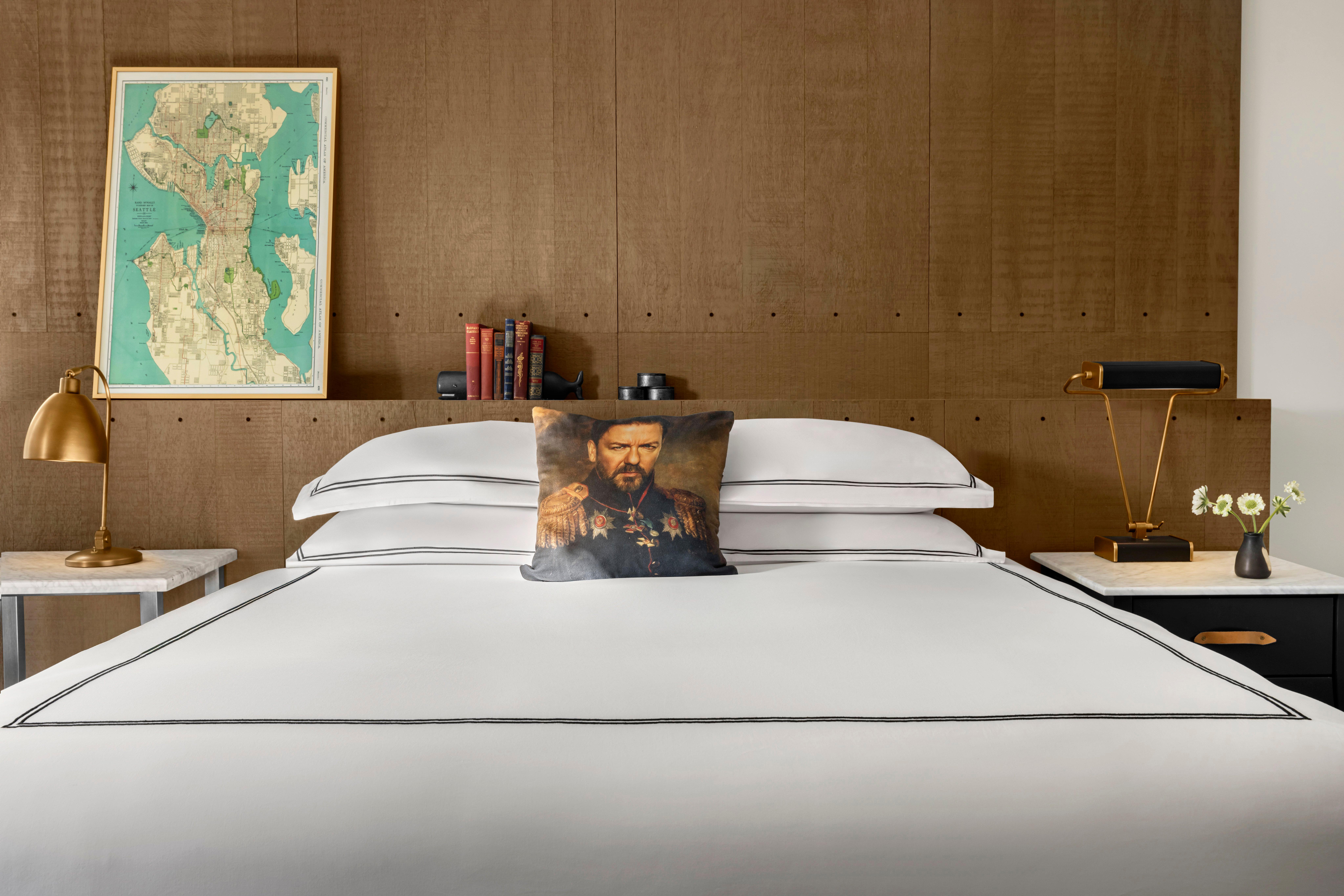 غرفة بريميوم بسرير مزدوج، Palladian A Kimpton Hotel 2/5