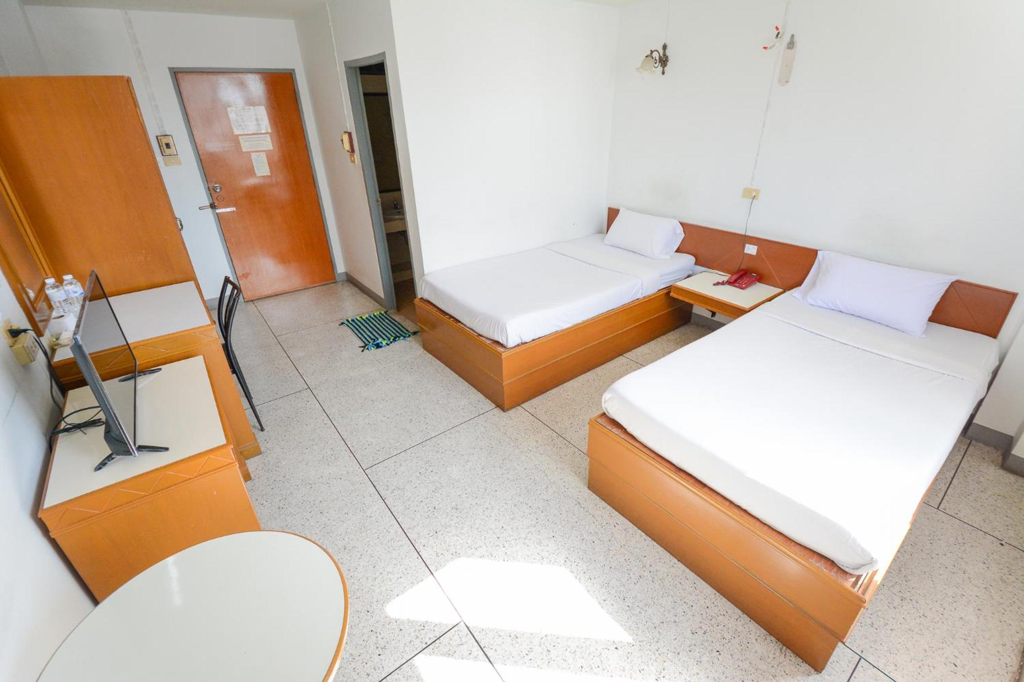 Tokyo Hotel 10/41