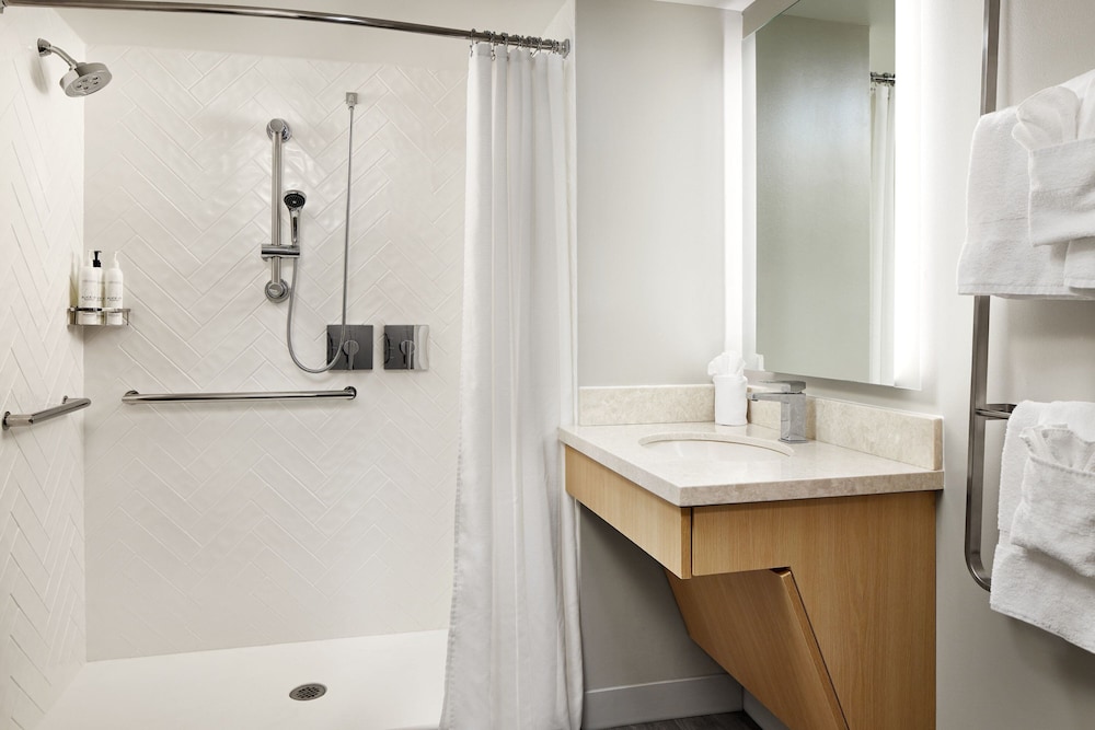 Towneplace Suites Marriott Dulles Airport 37/39