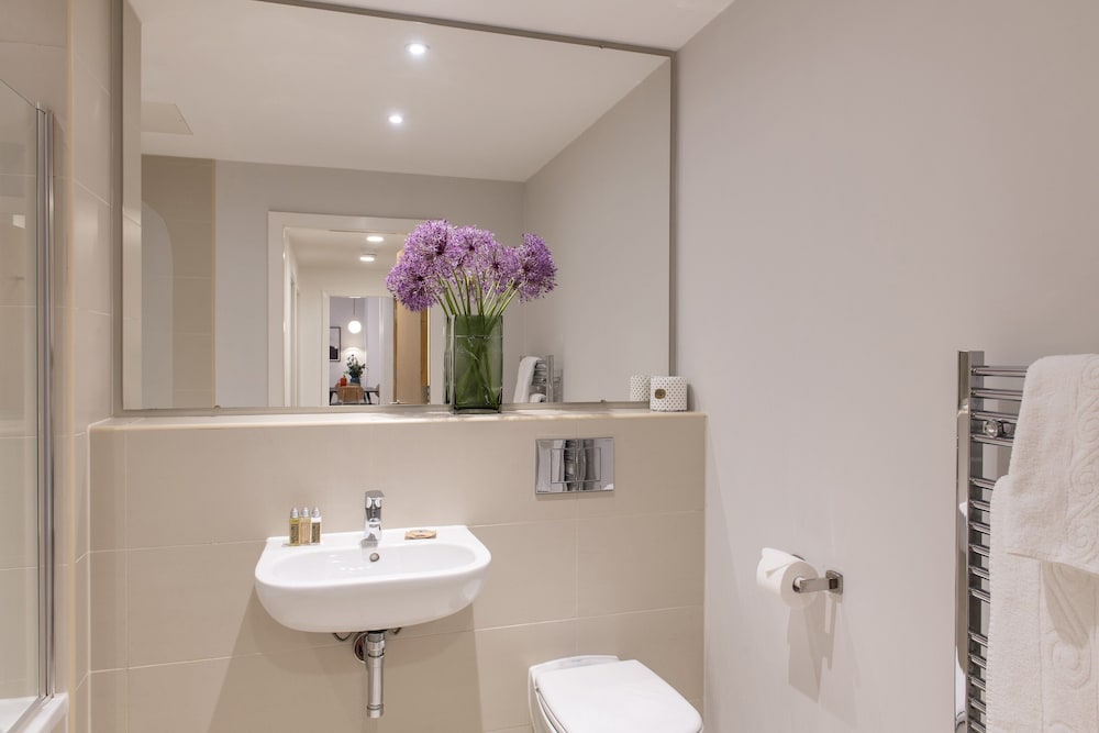 2 Bedrooms, Plus, Apartment, 2 King Beds, Sofa، Cove Minshull Street Piccadilly (ex. SACO Manchester - Piccadilly) 9/10