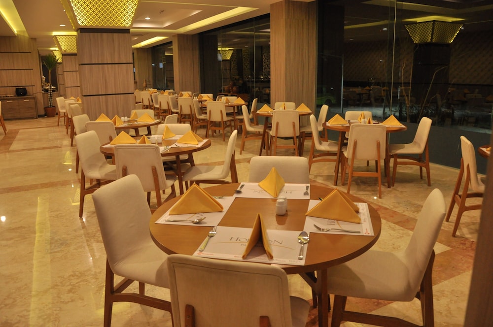 Ascent Premiere Pasuruan 40/61