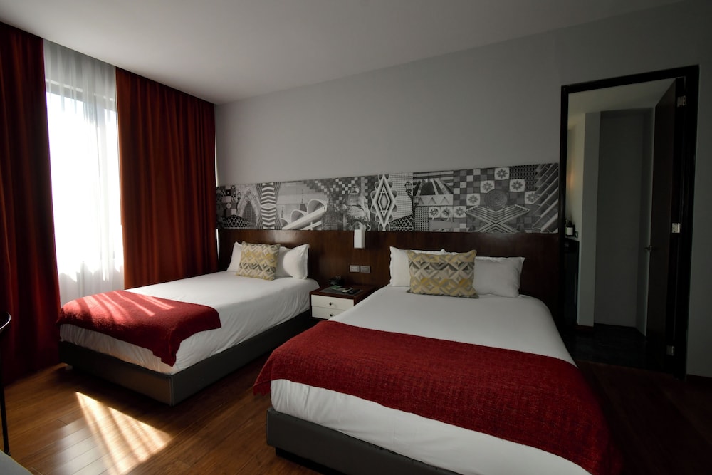 PRESIDENTIAL, SUITE