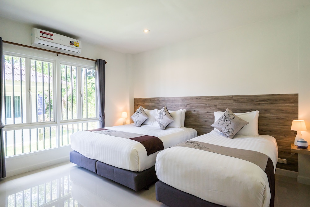 Phangan Akuna 18/47