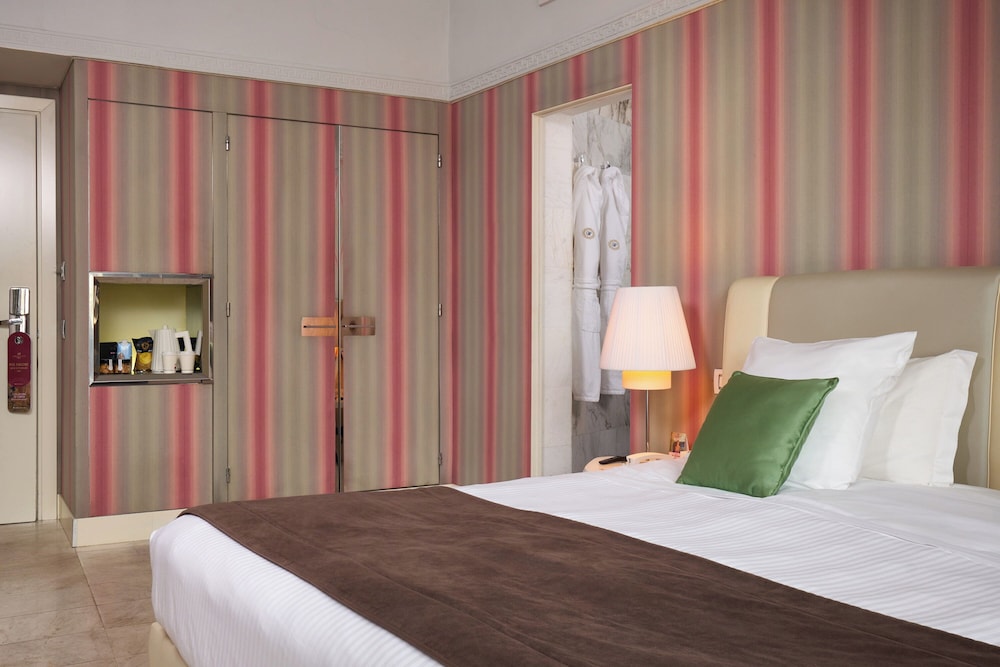SUPERIOR, DOUBLE BED