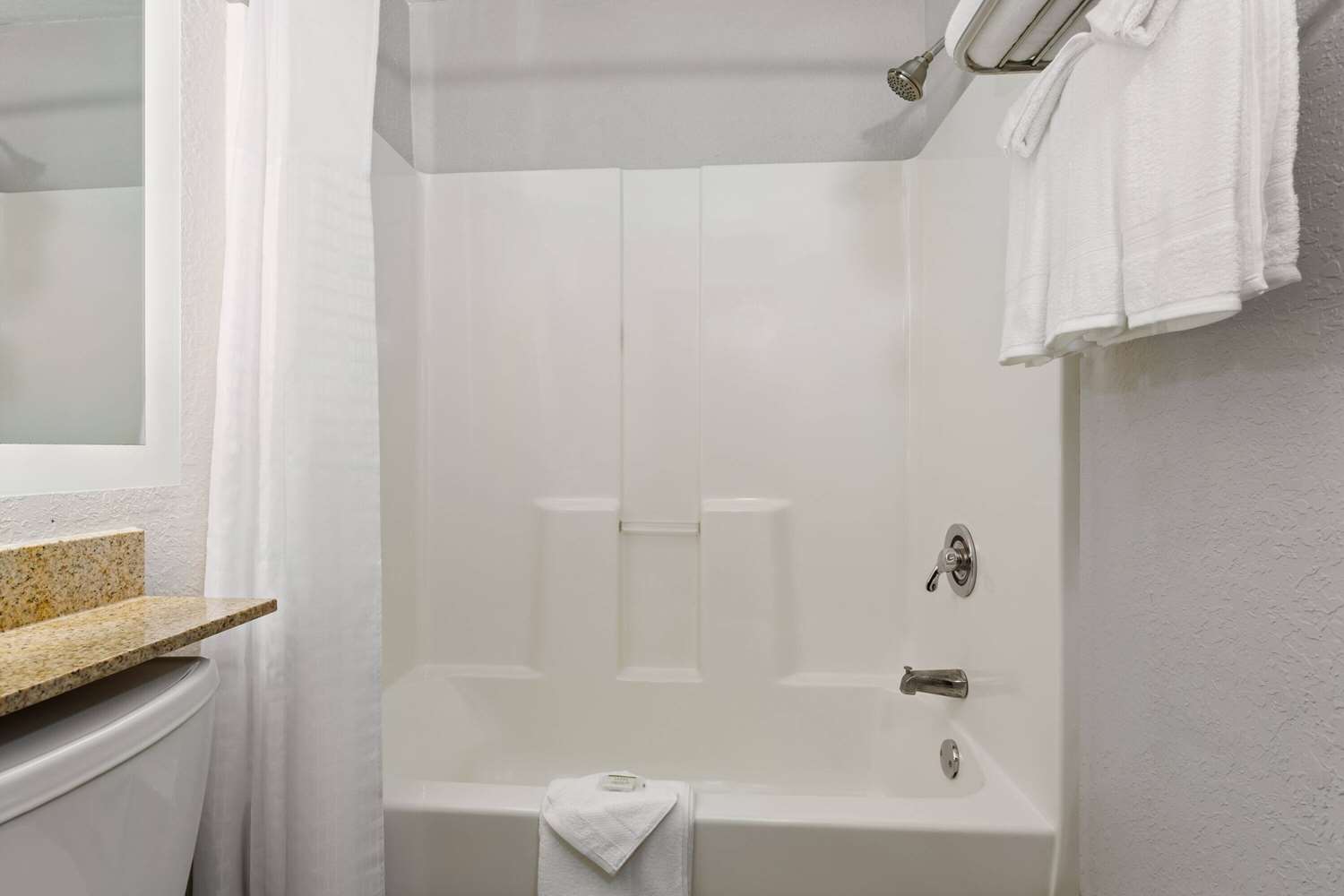 Microtel Inn Suites By Wyndham Zephyrhills 47/48