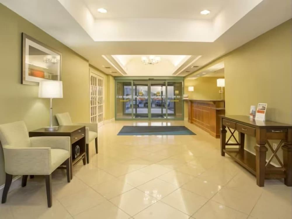 Holiday Inn Express Kalamazoo 33/47