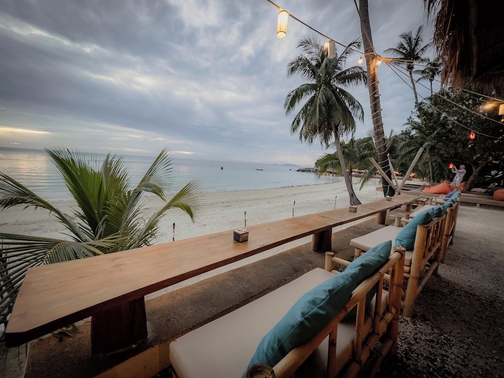 LONG BAY RESORT 32/50