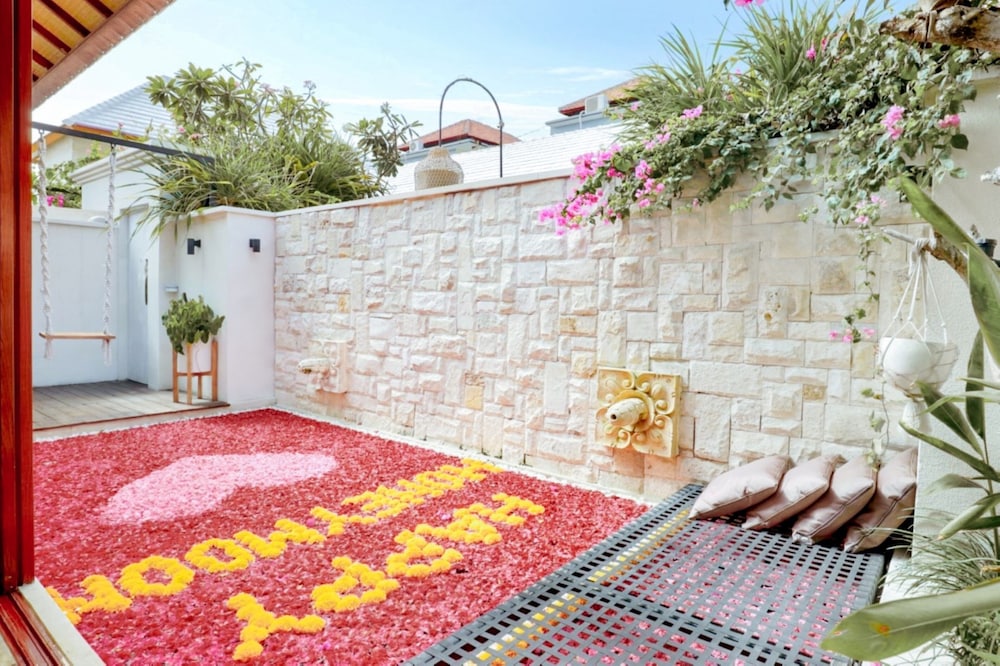 La Vie Villa Seminyak by Ini Vie Hospitality in Legian