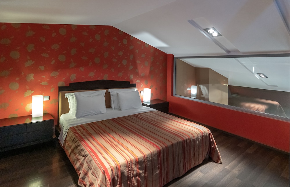 CRONWELL PLATAMON RESORT 11/50