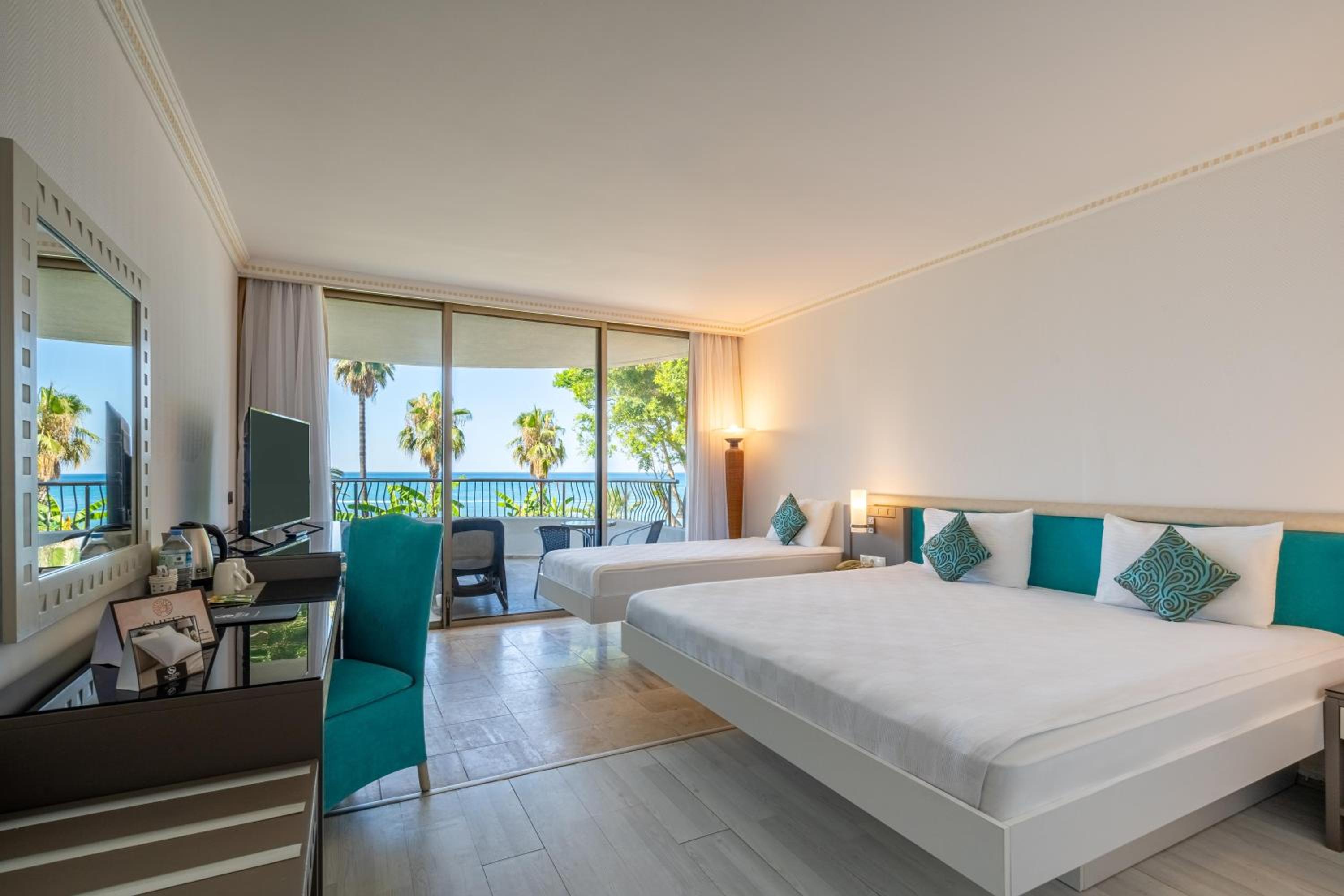 FAMILY ROOM SEA VIEW