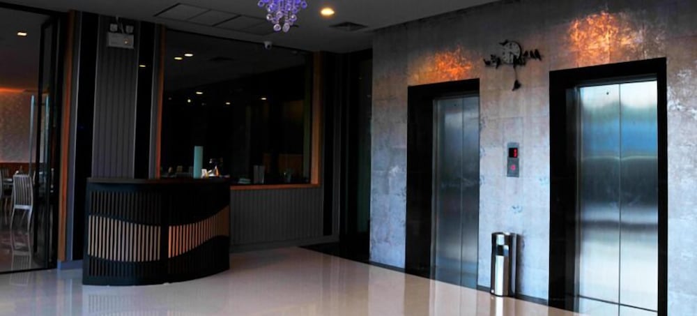 Mantra Varee Hotel 13/47