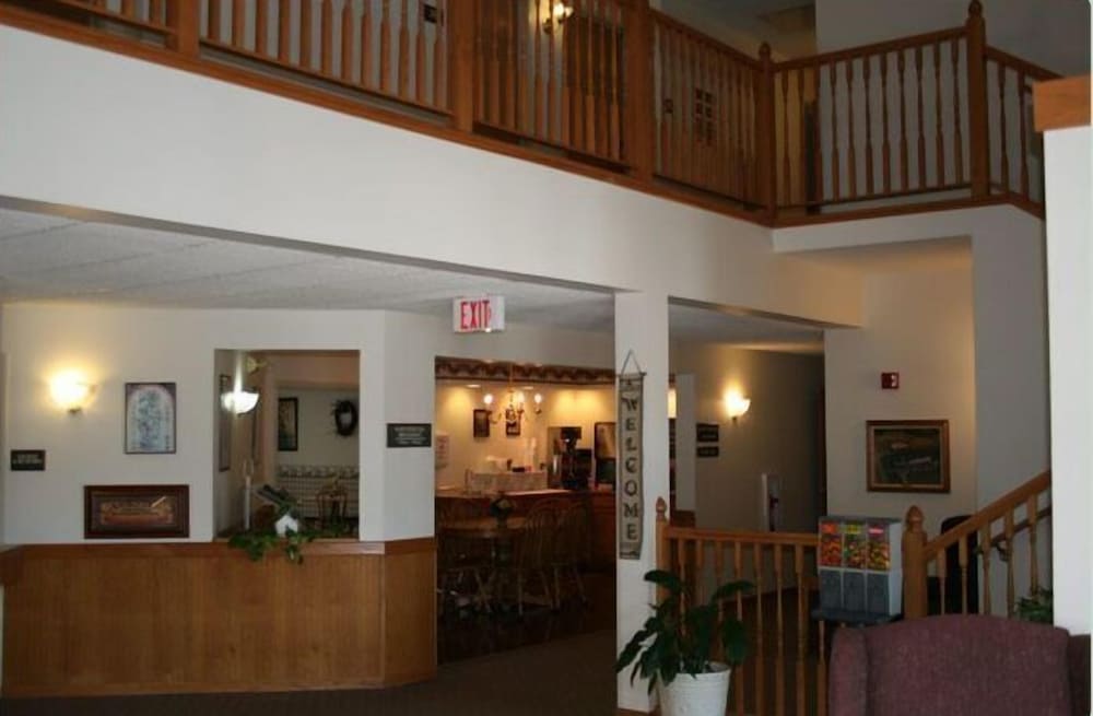 River Valley Inn & Suites 3/37