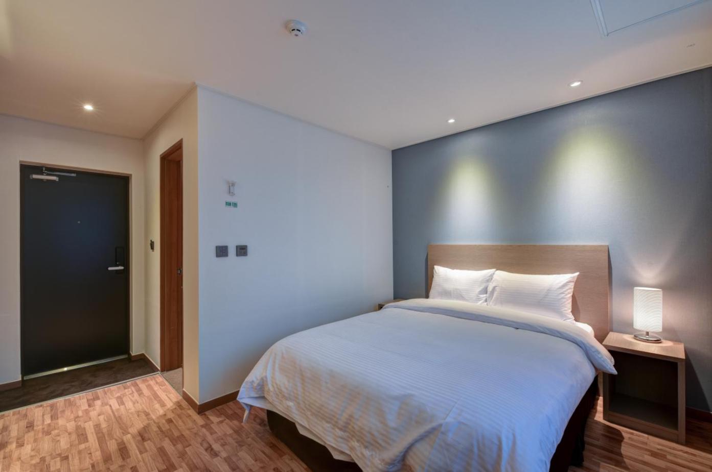 Standard, Double Bed