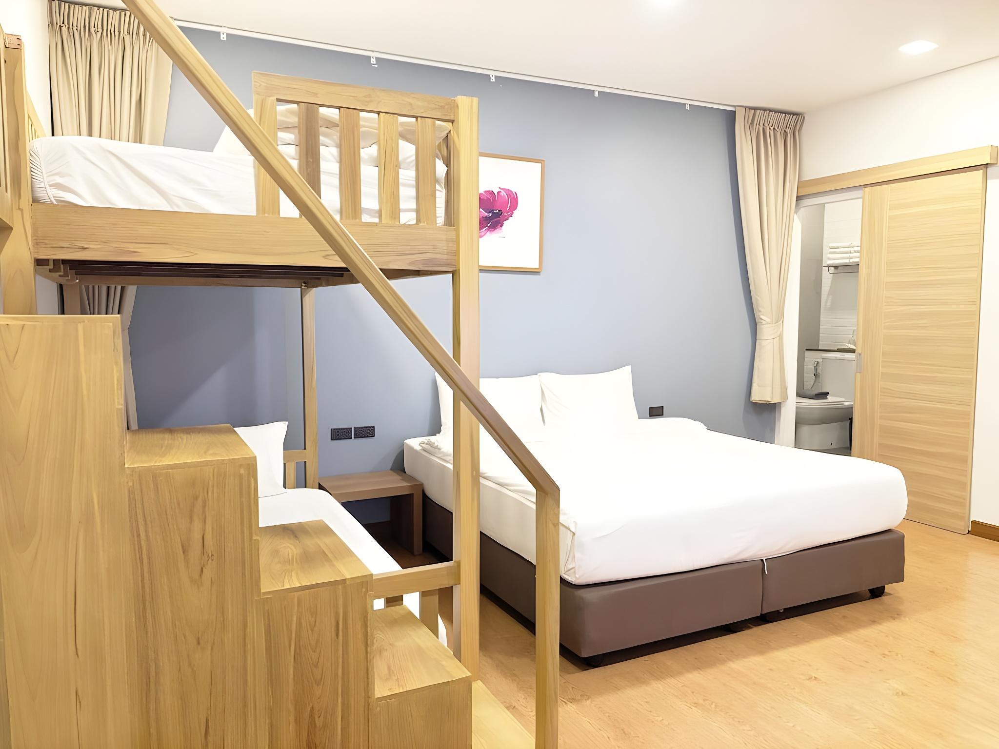 Room, Quadruple, No Window