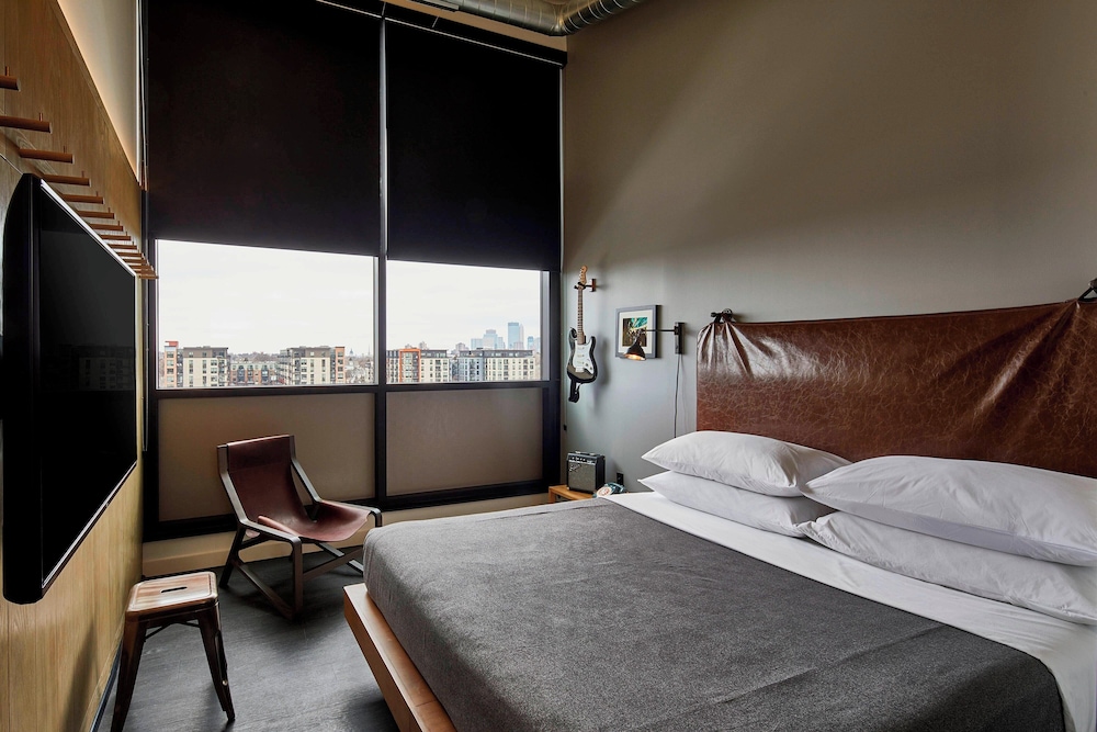 Room at Moxy Minneapolis Uptown, MINNEAPOLIS - MN