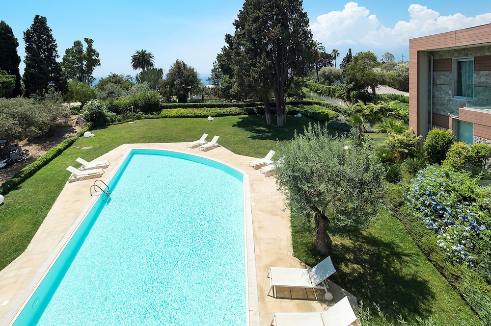 Isola Bella Infinity Suites 26/50
