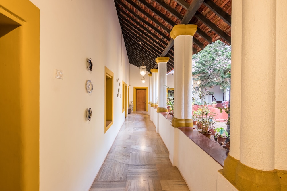 Granpas Inn Bougainvillea 12/50
