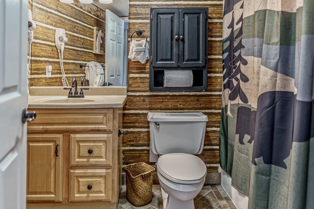 Olde Gatlinburg Rentals 50/50