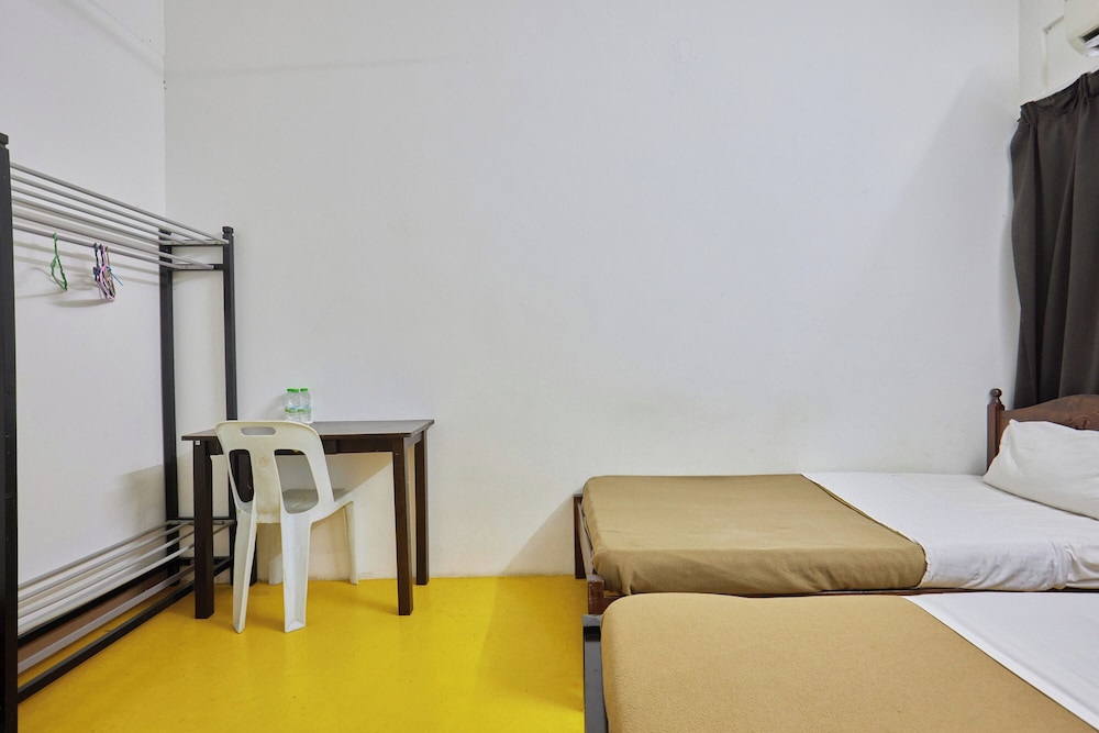 Uncle Guesthouse Kuala Terengganu by ZUZU 36/62