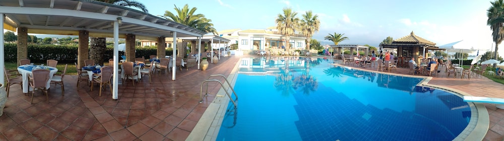 Oasis Hotel 10/30