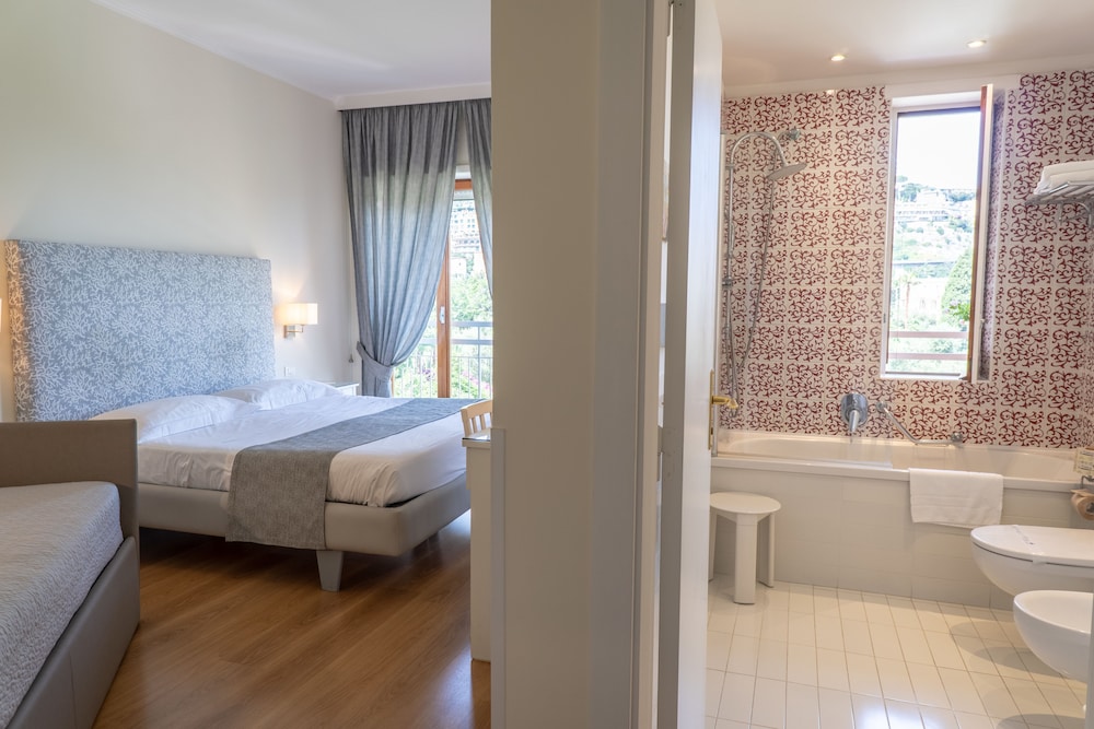 Hotel Regina Sorrento 24/72