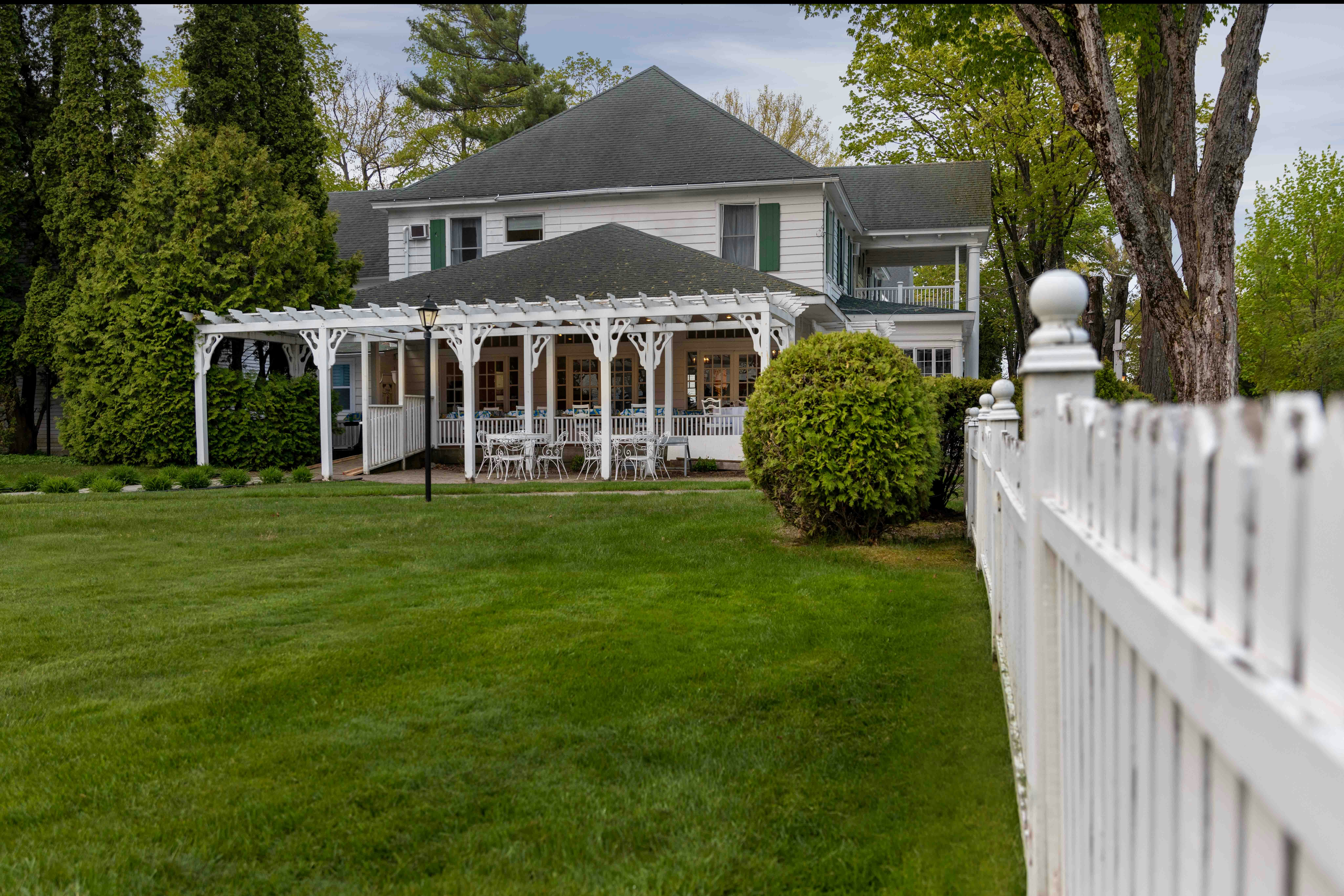 Colonial Inn in Harbor Springs 53/57