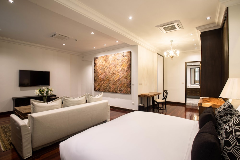 جناح رئاسي بسرير كينج، The Bridge An Eclectic Luxotel Chiangmai 7/9