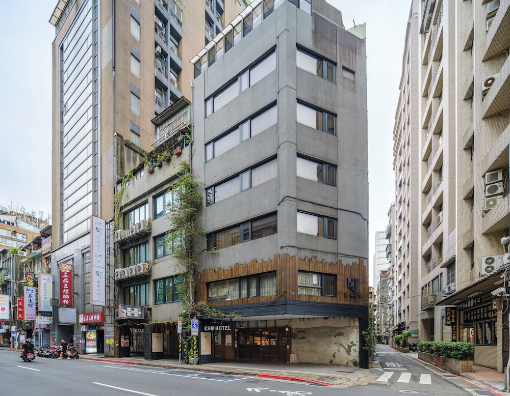 Cho Hotel 38/49