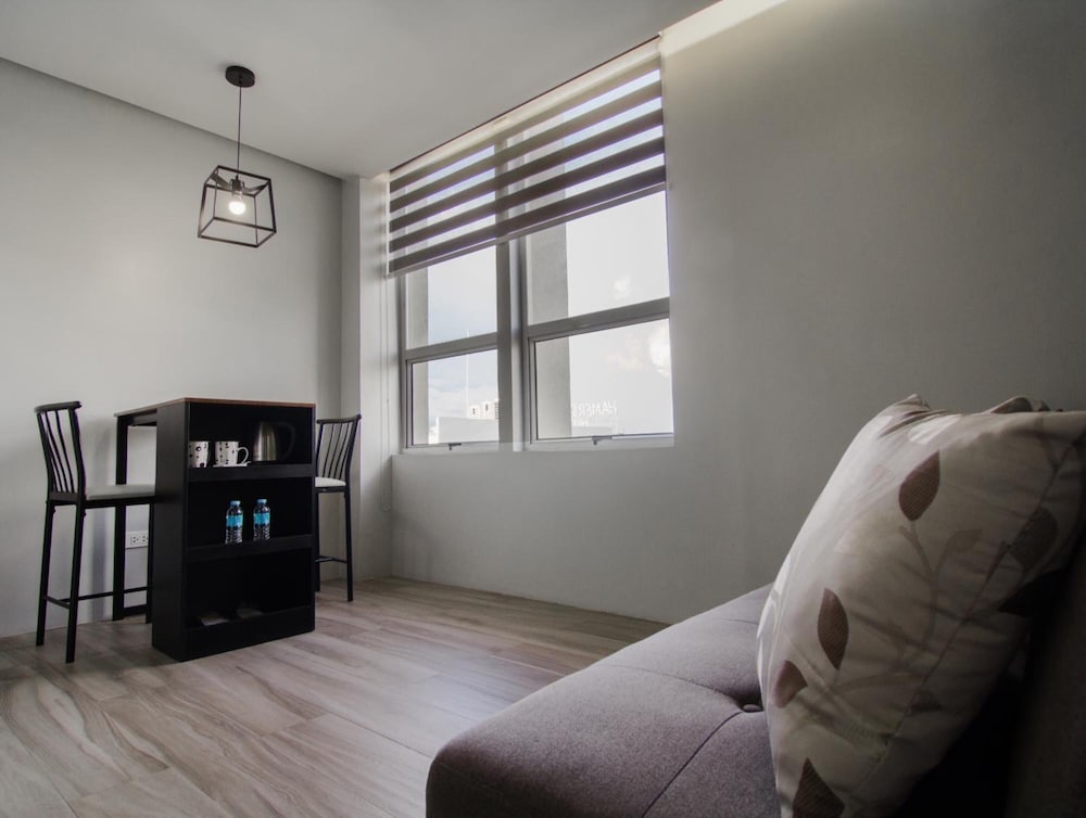 Cebu Hotel Plus 43/55