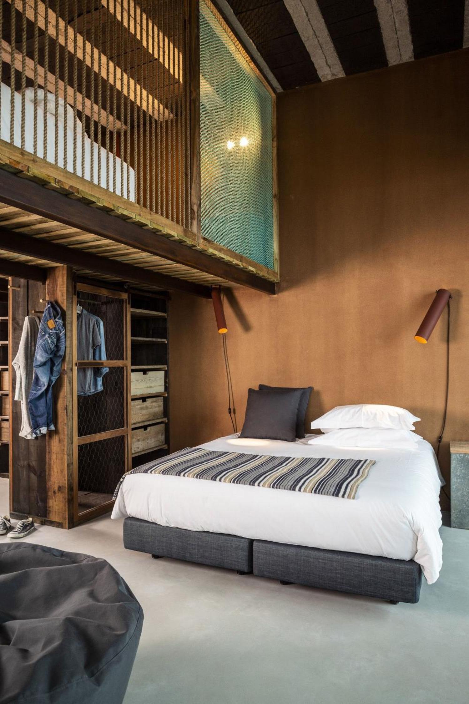 Noah Surf House 6/50