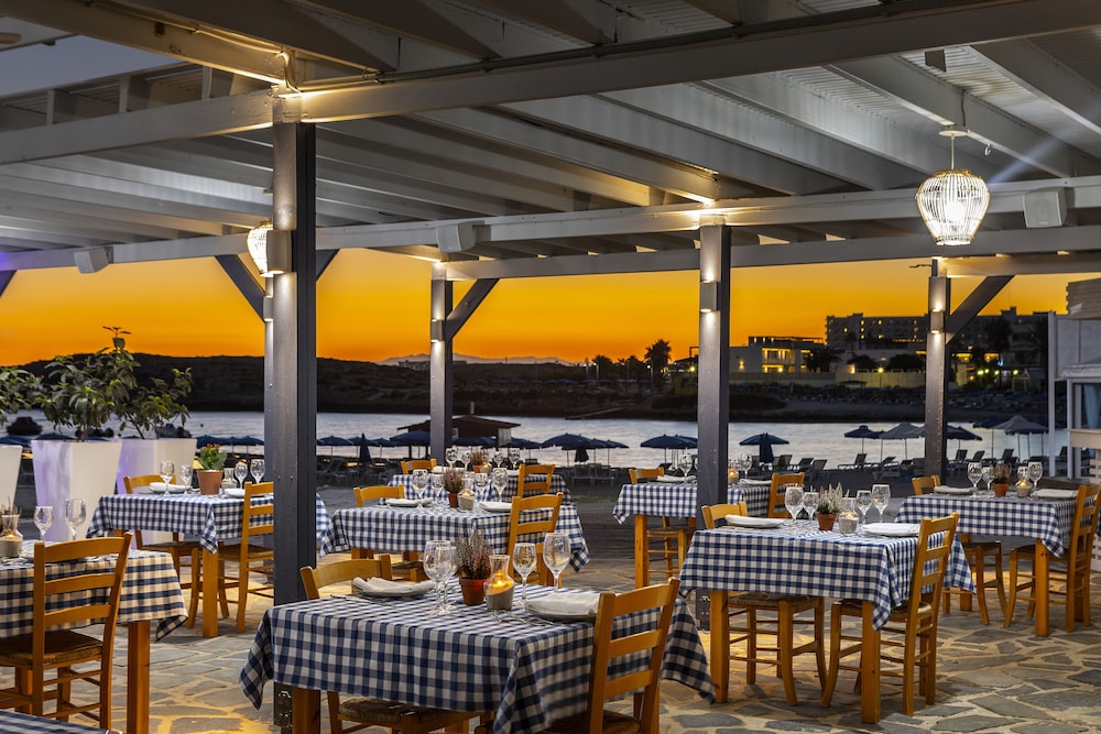 Chrysomare Beach Hotel & Resort 53/68