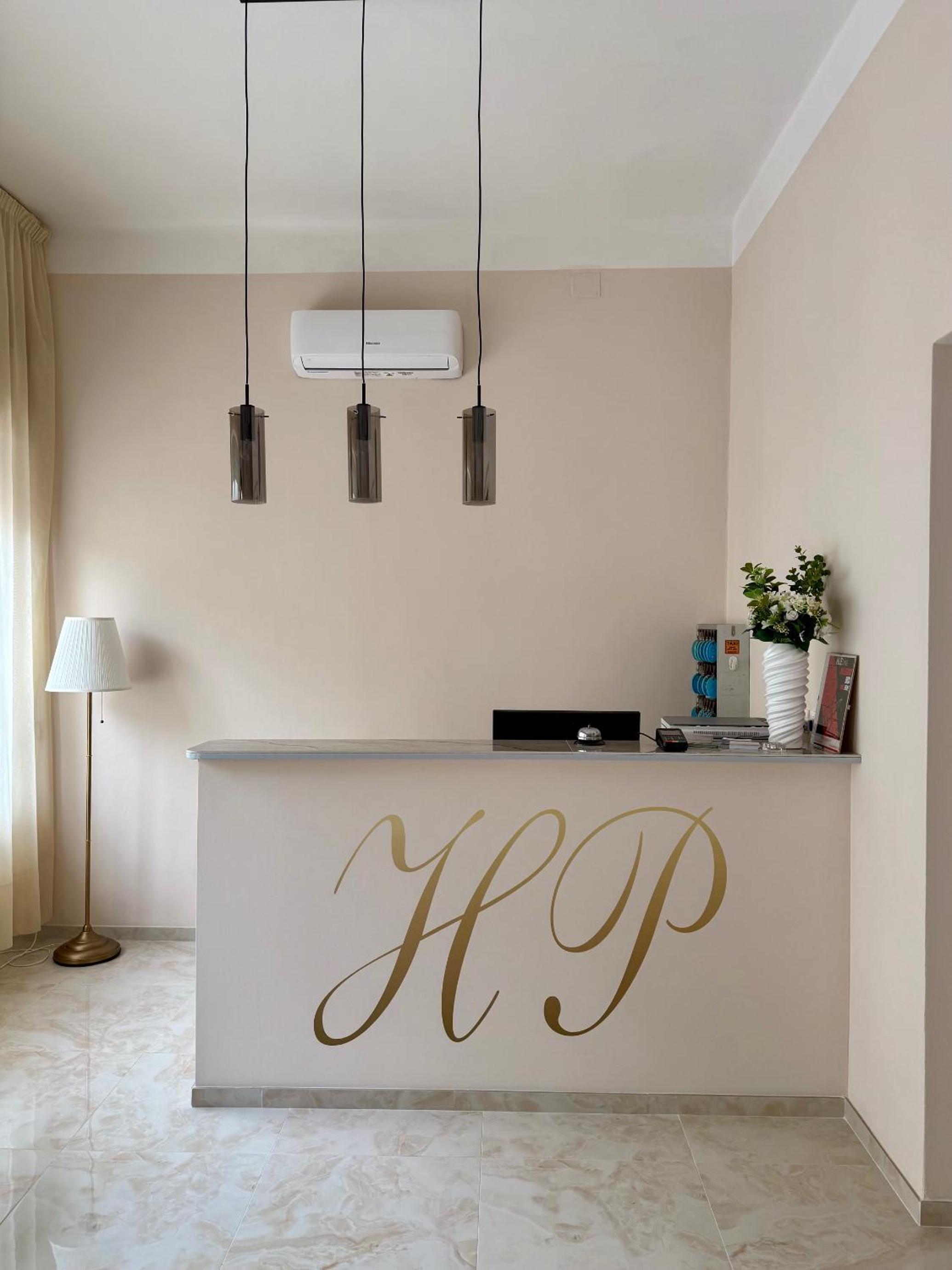 Hotel Pigalle 7/50