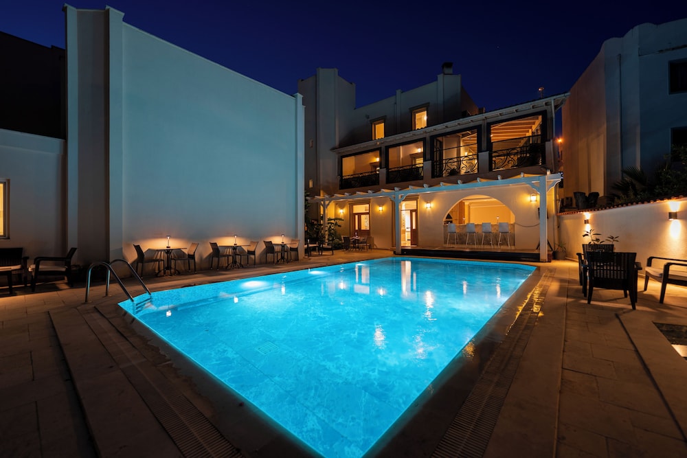 Olivias Group Hotel 2/42