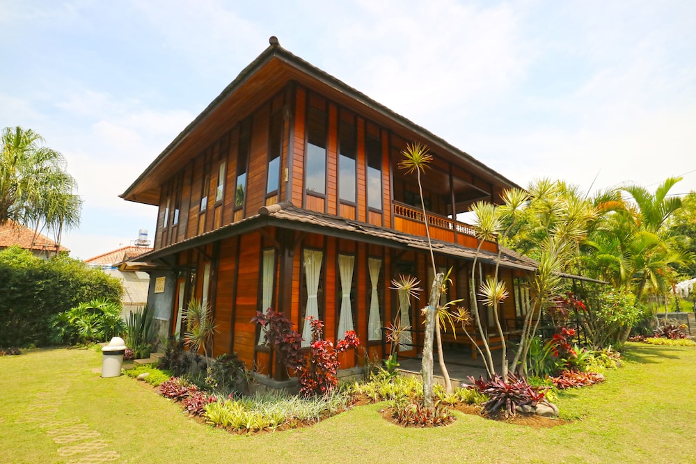 Villa Gardenia Bandung [VR] 2/60