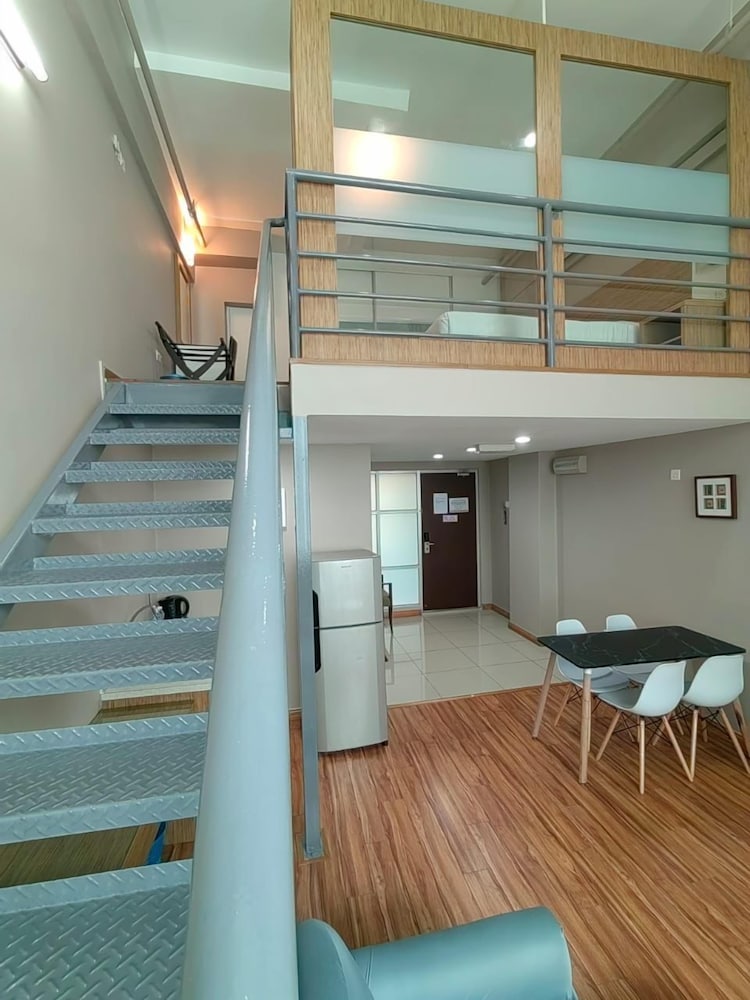 The Ceo Executive Office Suites 13/47