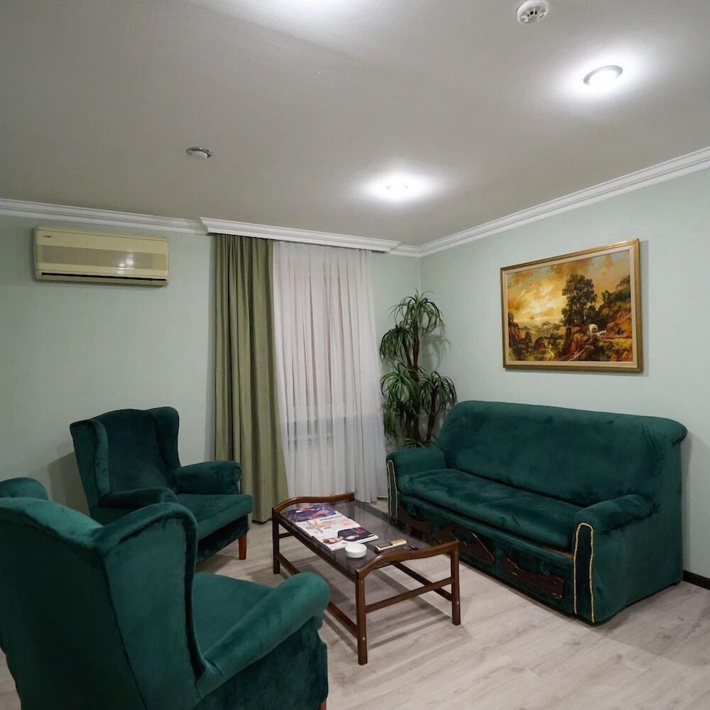RoseMary Inn 45/61