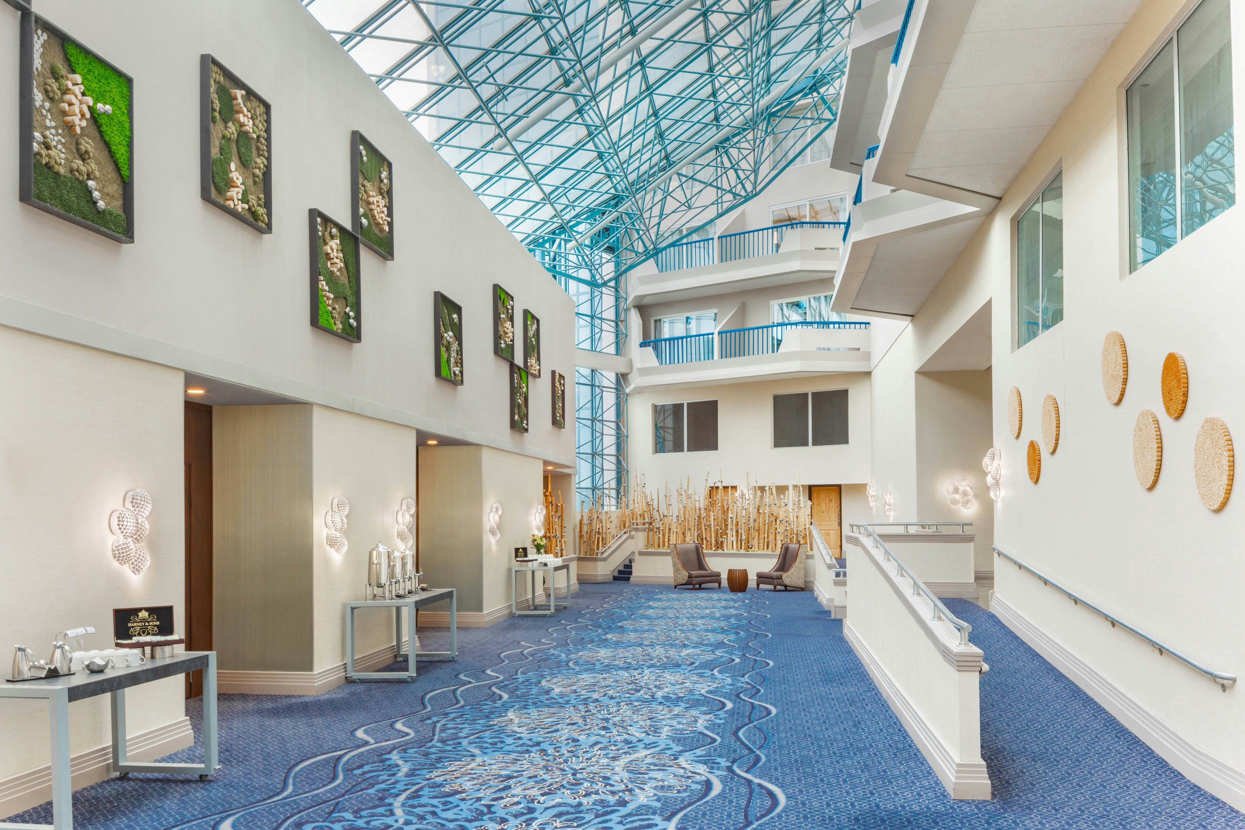 Delta Hotels by Marriott Philadelphia Airport 16/48